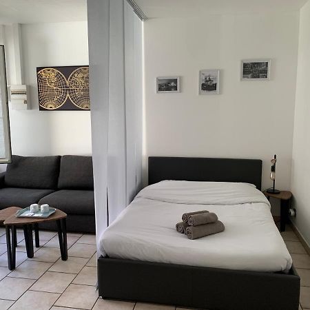 Studio Paul - Terrasse - Parking Gratuit - Need And Co Apartment Блоа Екстериор снимка